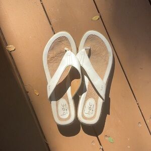 B.O.C. Flip-Flops Women's Sandals (9) white/beige